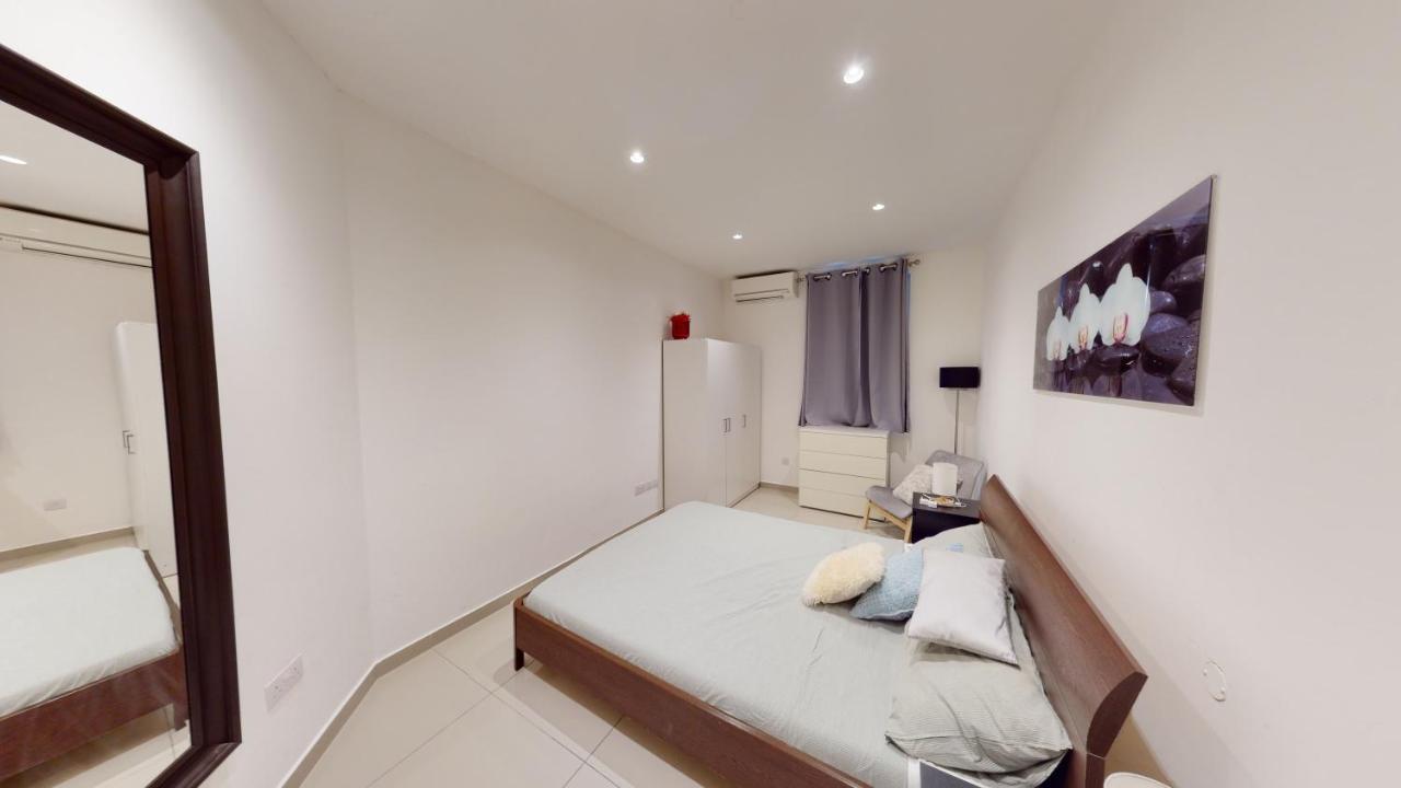 Spacious 3 Bedroom Maisonette Sliema Exterior photo